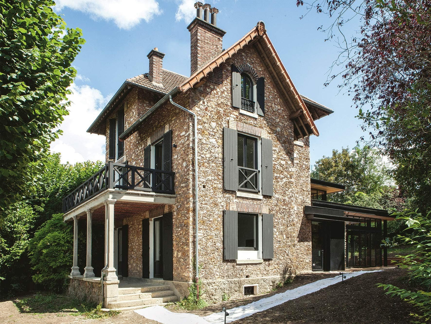 Old Houses Made New - Macarena Abascal Valdenebro