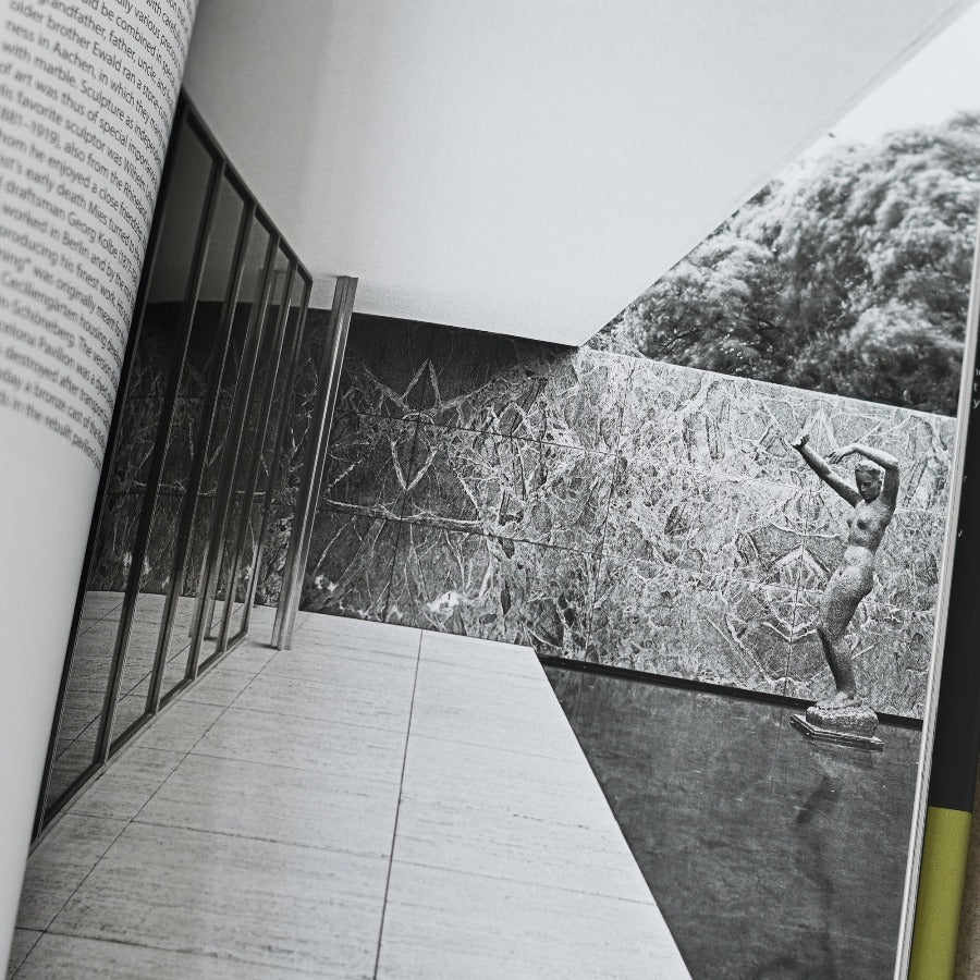 Ludwig Mies van der Rohe: Barcelona Pavillon, House Tugendhat