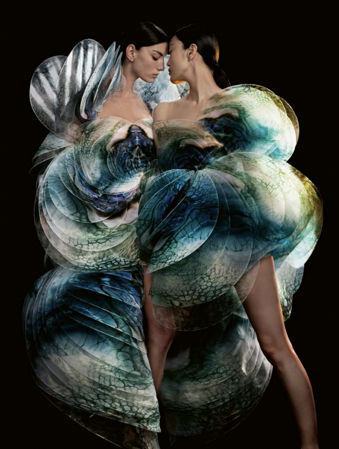 Iris van Herpen, Rzeźbienie zmysłów 