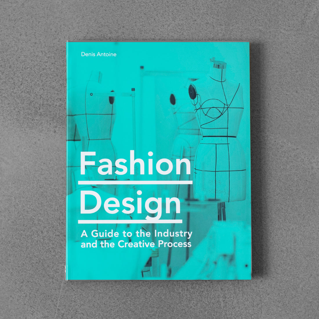 Projektowanie mody: przewodnik po branży i procesie twórczym