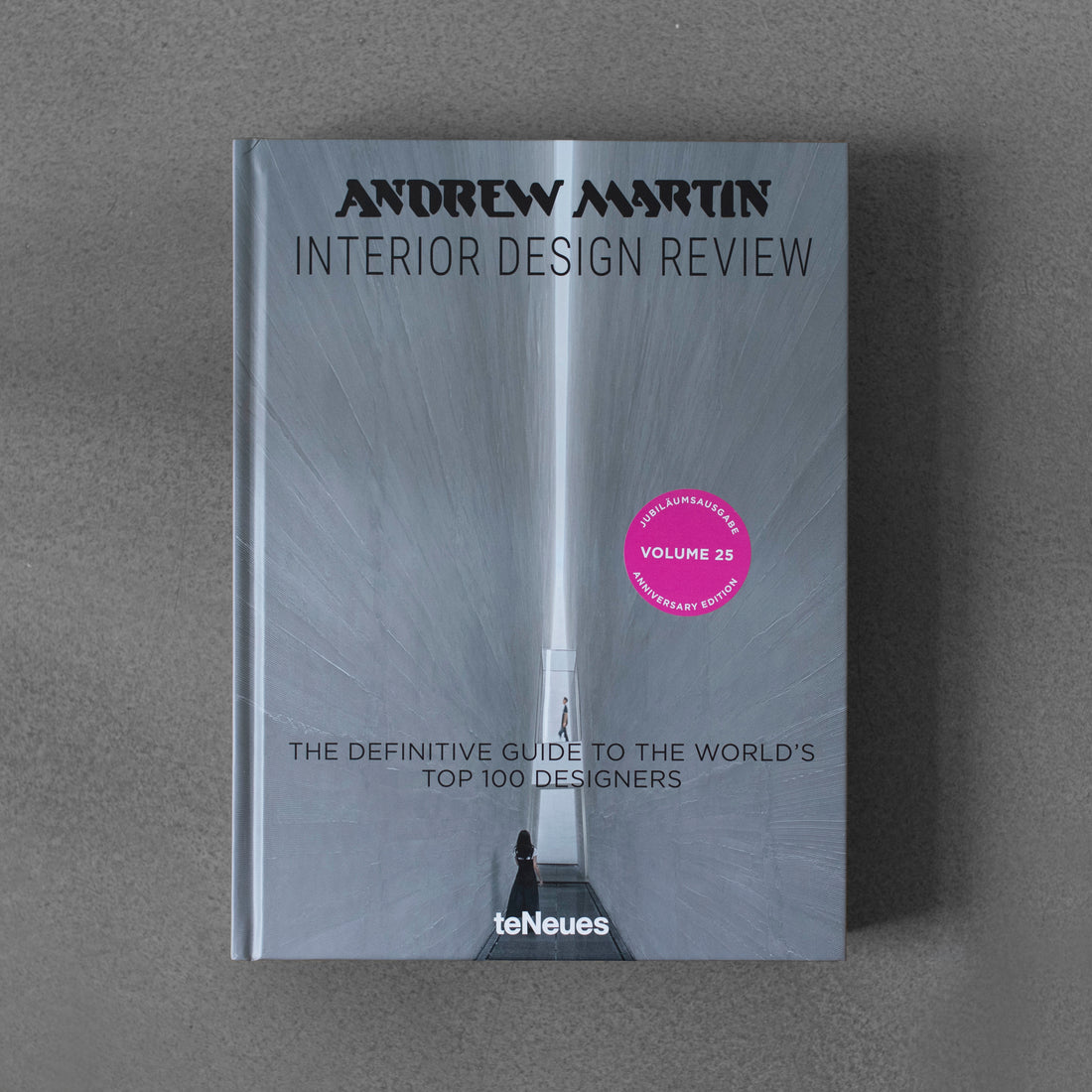 Andrew Martin Interior Design Review, tom 25. Ostateczny przewodnik po 100 najlepszych projektantach świata