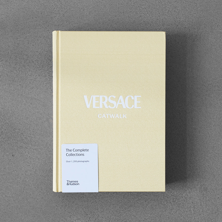 Wybieg Versace: kompletne kolekcje