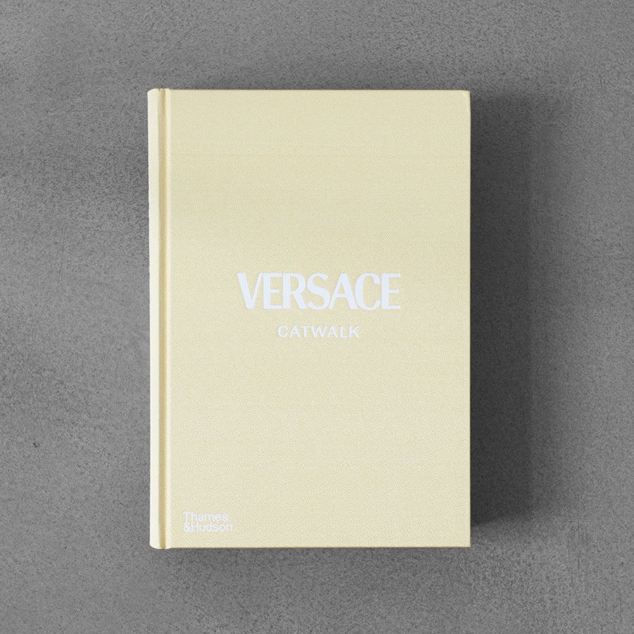 Wybieg Versace: kompletne kolekcje